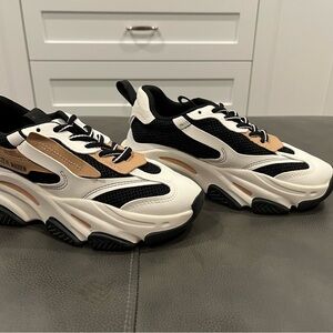 Steve Madden Sneakers